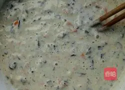 Illustration of how to make carrot and fungus egg cake 6