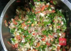 Illustration of how to make fresh meat buns 10