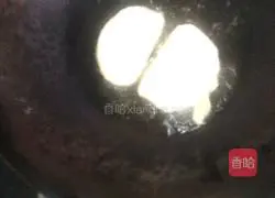 Illustration of how to make golden steamed bun slices 2