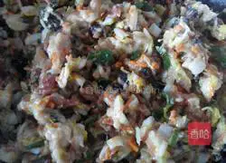 Illustration of how to make pork and cabbage buns 14