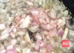 Illustration of how to make tomato beef noodles 4