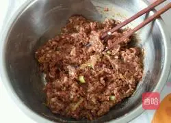 Illustration of how to make fennel beef buns 1