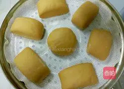 Illustration of how to cut small steamed buns with brown sugar knife 11