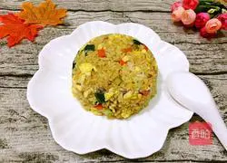 Illustration of how to make curry egg fried rice 13