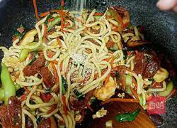 Illustration of how to make fried noodles 13