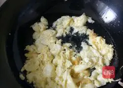 Illustration of how to make fried noodles with eggs 5