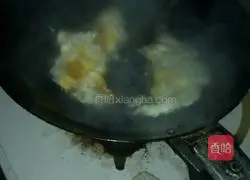 Illustration of how to make egg fried rice 2