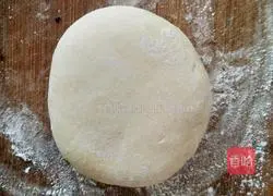 Illustration of how to make scallion pancakes 3