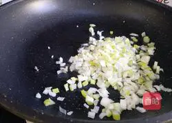 Illustration of how to make egg fried rice 6