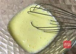 Illustration of how to make egg pancake rolls 4