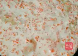 Illustration of how to roll ham sausage with carrot and egg pancake 6