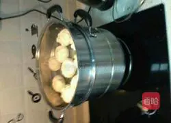 Baozi.Illustration of how to make it 3