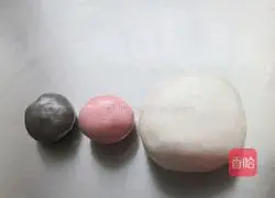 Illustration of how to make cartoon pig dumplings 1