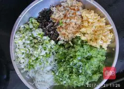 Illustration of how to make apigen dumplings 8