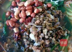 Illustration of how to make pickled vegetables and minced pork noodles 4