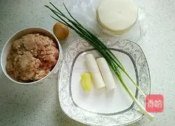 Illustration of making dumplings stuffed with lotus root 1