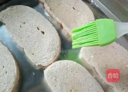 Illustration of how to make grilled cheese steamed buns 2