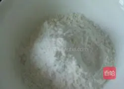 Illustration of how to make carrot okra pancakes 3