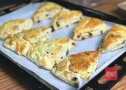 Starbucks raisin scone recipe illustration 15