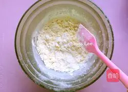 Illustration of how to make egg-milk steamed buns 4