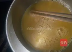 Illustration of how to make egg fried rice 1