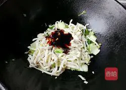  Illustration of how to make stir-fried noodles with oyster sauce 9