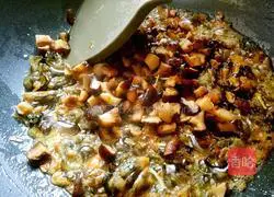 Illustration of how to make seaweed fried rice 5