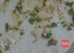 Illustration of how to make chive pancake 3