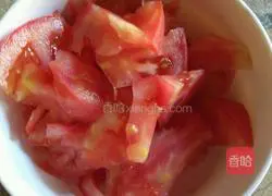 Illustration of how to make fried tomato steamed buns 2