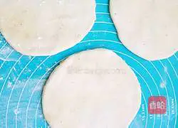 Illustration of how to make bacon flatbread 14