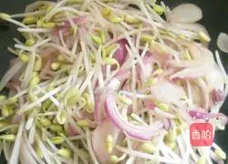 Illustration of how to make fried noodles with eggs 7