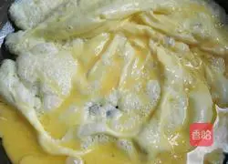 Cantonese Sausage and Egg Fried Rice Recipe Illustration 4