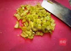 Illustration of how to make five-meal meat and shrimp pepper cakes 3