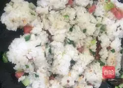 Illustration of how to make egg fried rice 12