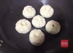 Illustration of how to make fried buns 11