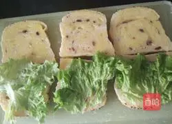 Illustration of making bacon sandwich 5