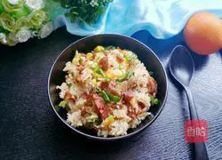 Illustration of how to make sausage fried rice 14