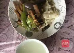 Illustration of how to make eggplant shredded noodles 9