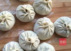 Illustration of how to make celery, cabbage and meat buns 6