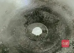 Illustration of how to make fried egg noodles 8