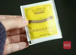 Illustration of how to make black tea finger cakes 1