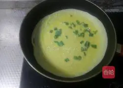 Illustration of how to make green onion egg pancake 6