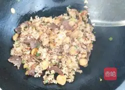 Illustration of how to make fried rice with green onions and egg buns 5