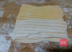 Illustration of how to make shell steamed buns 8