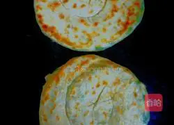 Illustration of how to make scallion pancake 9