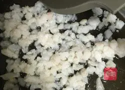 Illustration of how to make prunes and vegetable pancakes 6