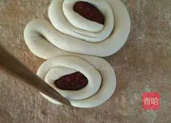 Illustration of how to make butterfly steamed buns 6