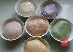 Illustration of how to make hydrangea steamed buns 1