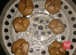 Illustration of how to make coconut-flavored brown sugar steamed buns 7