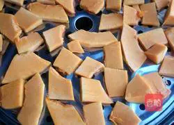 Illustration of how to make chicken steamed buns 3